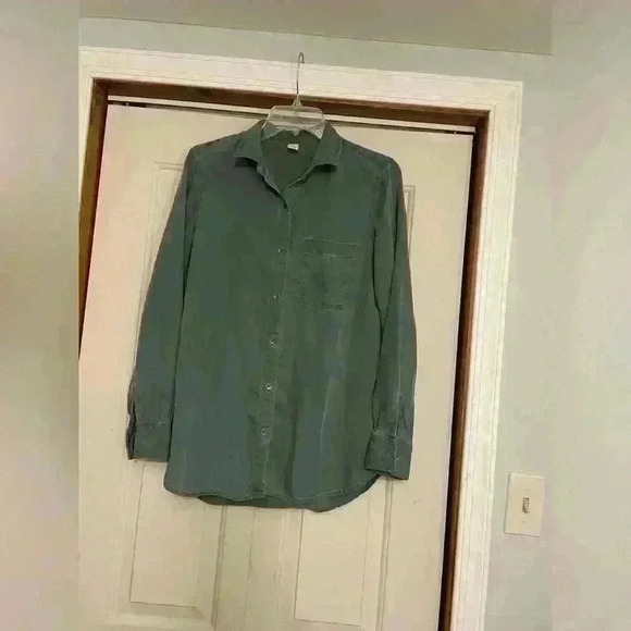 Women’s Old Navy shirt - Picture 1 of 9